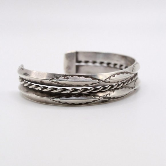 Elegant Silver Cuff Bracelet - Picture 2 of 7